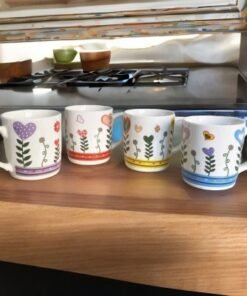 Tazita de Porcelana con Diseño de Corazones